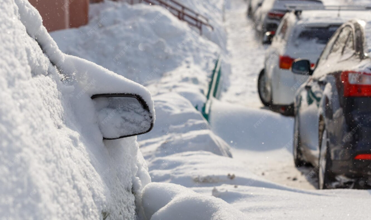 Машина под снегом